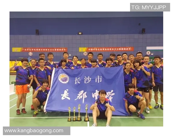 武汉羽毛球队灵活应变的训练策略与比赛表现分析